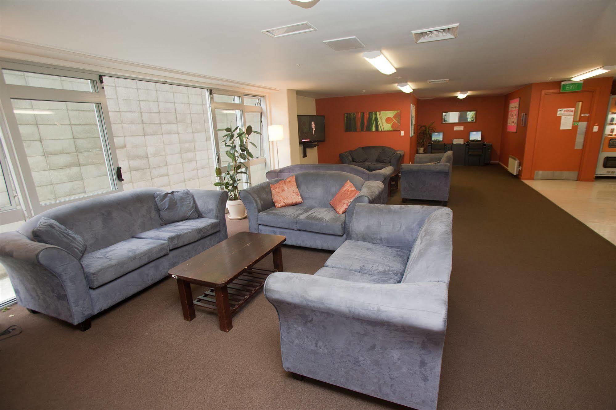 City Lodge Accommodation Auckland Extérieur photo The common room at the University of New England